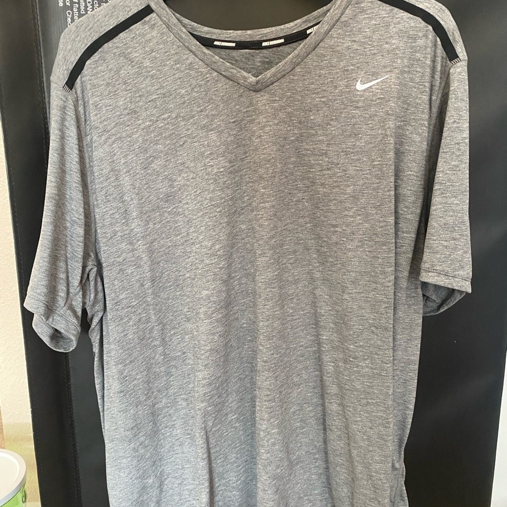 Nike Dri-Fit Men's Gray Athletic Shirt